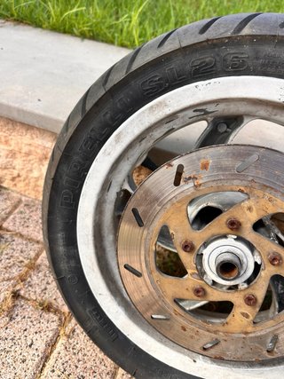 Llanta Aerox con Goma Pirelli
