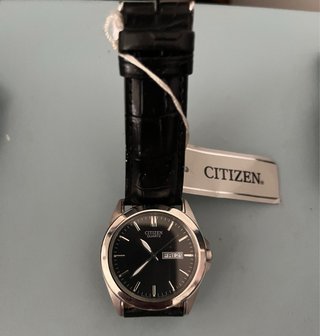 Reloj Citizen Negro y Plateado