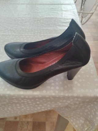 Zapatos de salón Hispanitas negros