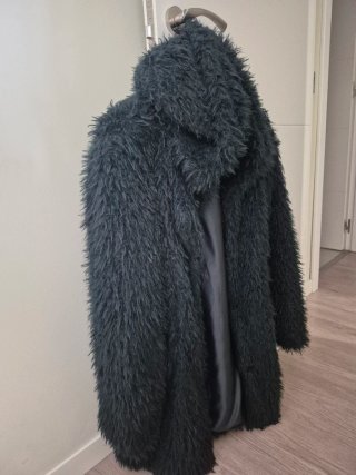 Abrigo pelo verde oscuro Zara