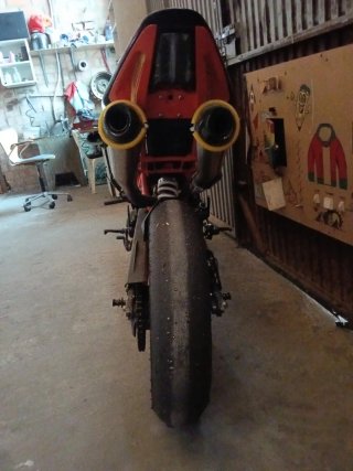 KTM RC 390 circuito