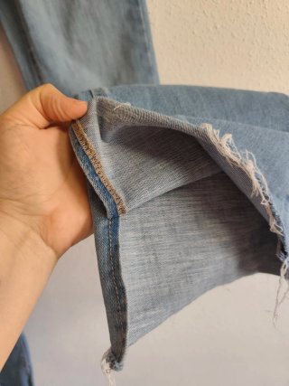 Pantalón de chica talla 32 de Stradivarius.