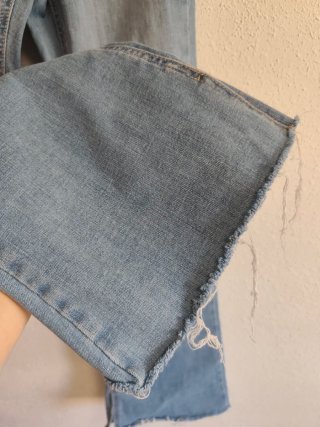 Pantalón de chica talla 32 de Stradivarius.