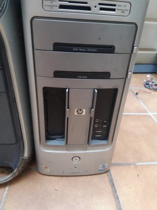 Torres de Ordenador HP y Apple