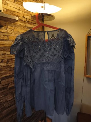Blusa azul mujer bordada