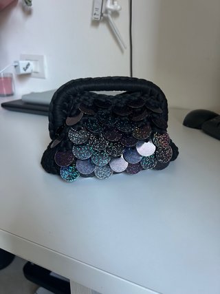 Borsa uncinetto nera con paillettes