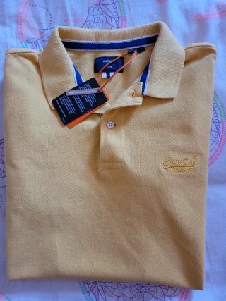 Polo Superdry original talla S a estrenar.