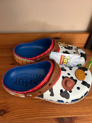 Crocs Toy Story Woody Talla 38-39