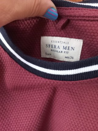 Camiseta hombre morada con bolsillo