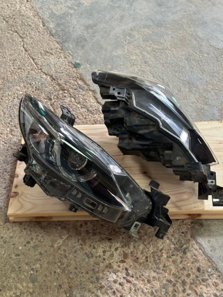 Faros Mazda 3