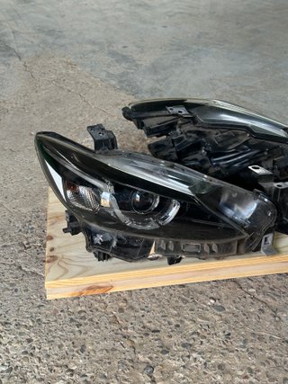 Faros Mazda 3