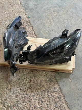 Faros Mazda 3