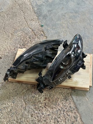 Faros Mazda 3