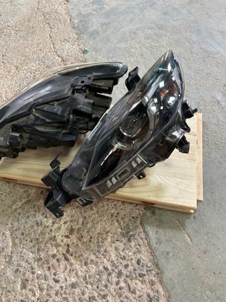 Faros Mazda 3