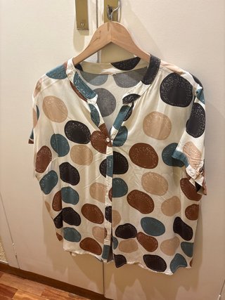 Camisa estampada lunares