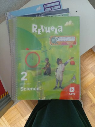 Libro de texto 2°primaria science Revuela SM