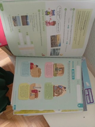 Libro de texto 2°primaria science Revuela SM