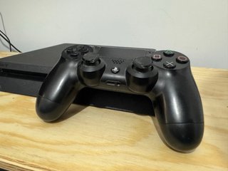 Consola Sony PS4 Slim Negra