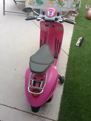 Moto Eléctrica Vespa Niños Rosa