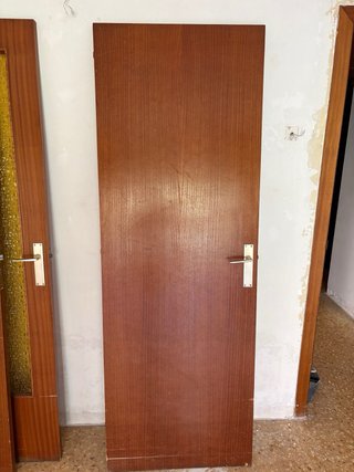 Pack 4 puertas madera oscura ligeras