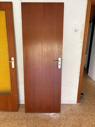 Pack 4 puertas madera oscura ligeras