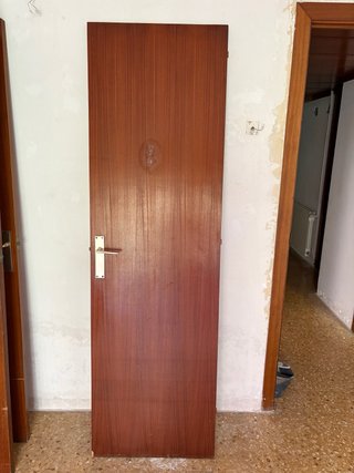Pack 4 puertas madera oscura ligeras