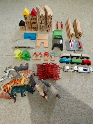 Circuito tren Ikea + animales granja