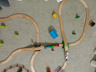 Circuito tren Ikea + animales granja