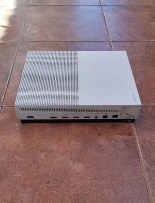Xbox One S Bianca, 4 Giochi e Controller