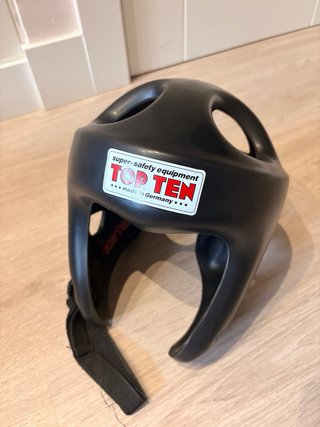 Kit Artes Marciales: Casco, Guantes y Espinilleras