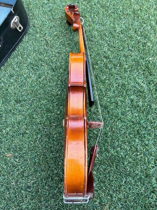 Violín antiguo con estuche y arco