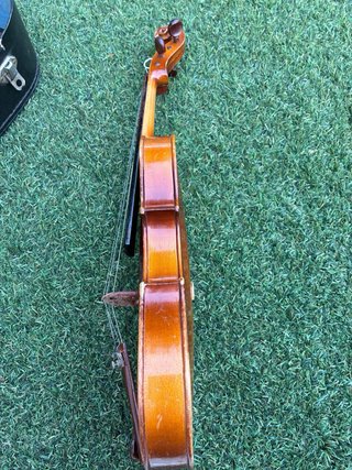 Violín antiguo con estuche y arco