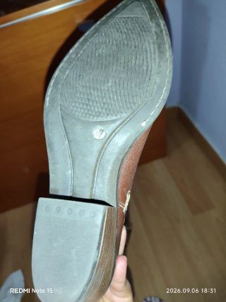 Botas de piel 100% con punta