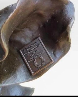 Figura de bronce, Doncella al viento