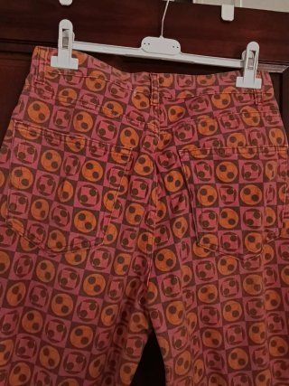Pantalón Pull&Bear estampado retro