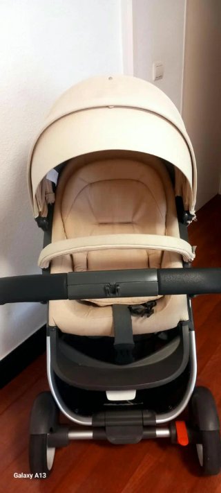 Carrito de bebé Stokke color beige