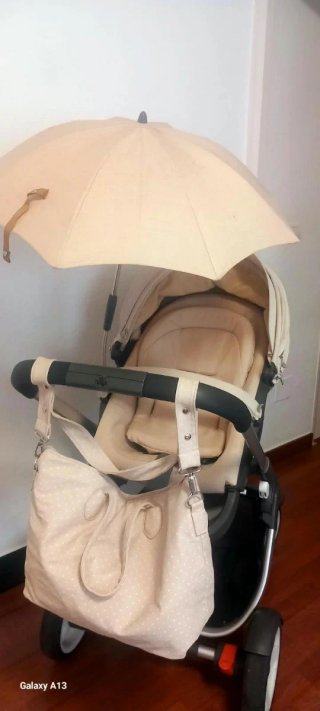 Carrito de bebé Stokke color beige
