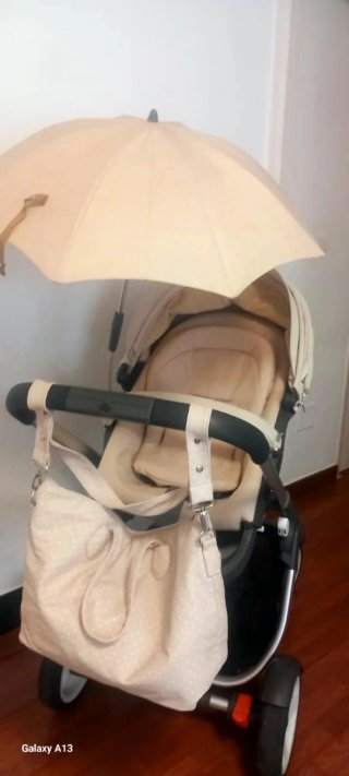 Carrito de bebé Stokke color beige