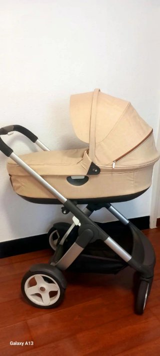 Carrito de bebé Stokke color beige