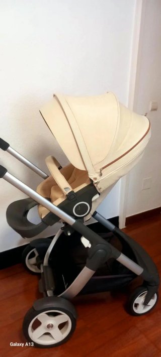 Carrito de bebé Stokke color beige