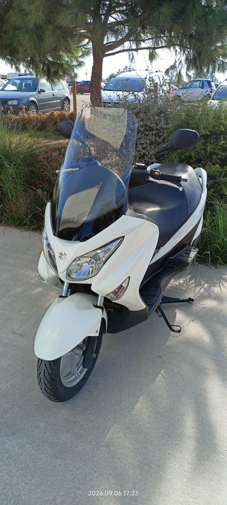 Suzuki Burgman 125 ABS Blanca