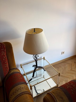 Mesa auxiliar cristal y metal dorada