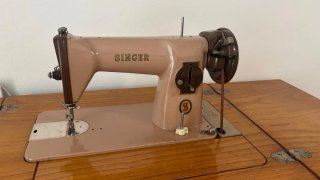 Máquina de coser Singer antigua.