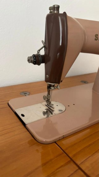 Máquina de coser Singer antigua.