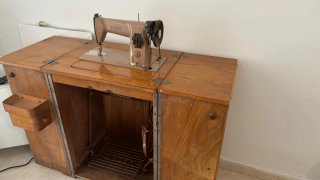 Máquina de coser Singer antigua.