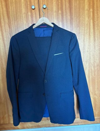 Traje azul marino