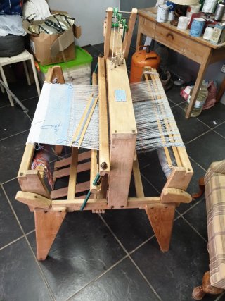 Telar bajo lizo 4 pedales