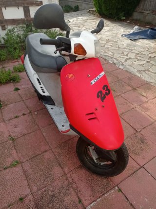 Honda Vision Met-in Scooter