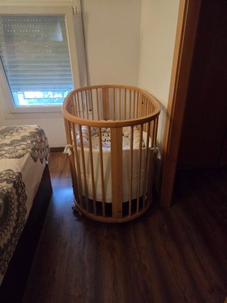 Cuna Stokke ovalada madera
