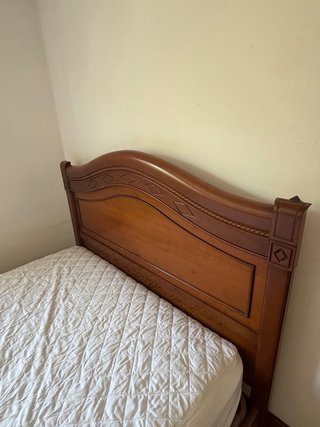Cama de matrimonio de madera